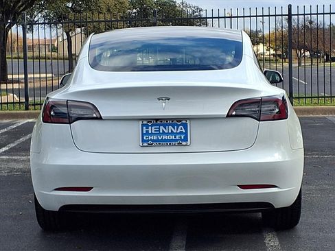 Used 2023 Tesla Model 3 Standard Range image 6