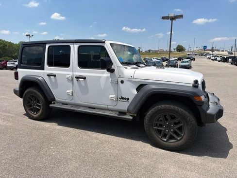 Used 2024 Jeep Wrangler Unlimited Sport AWD/4WD image 11