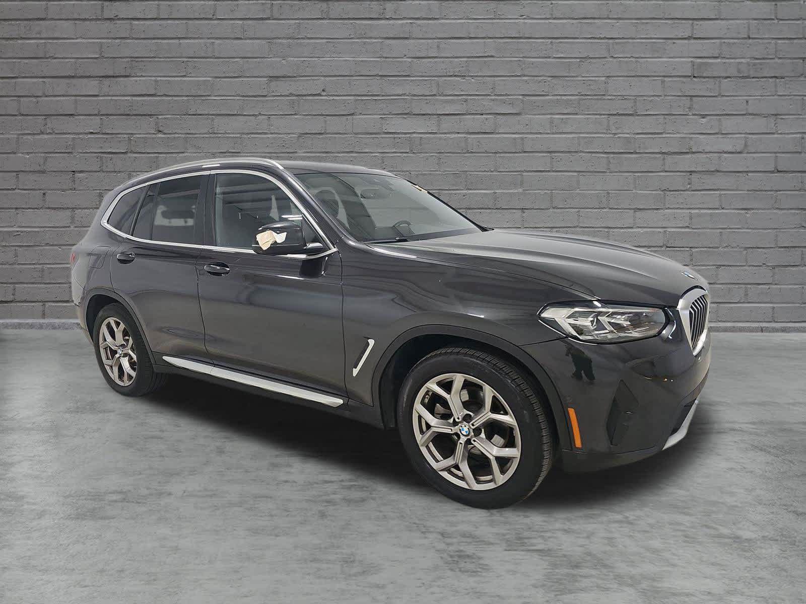 Used 2023 BMW X3 xDrive30i w/ Premium Package w/ZPA AWD/4WD image 3