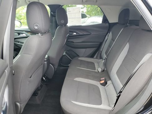 Used 2021 Chevrolet TrailBlazer LT w/ Convenience Package FWD image 12