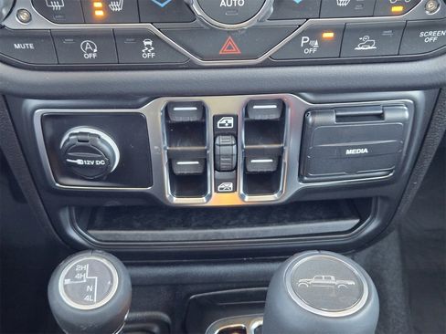 New 2026 Jeep Gladiator Sport image 19