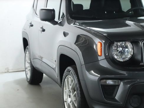 Certified 2023 Jeep Renegade Latitude AWD/4WD image 8