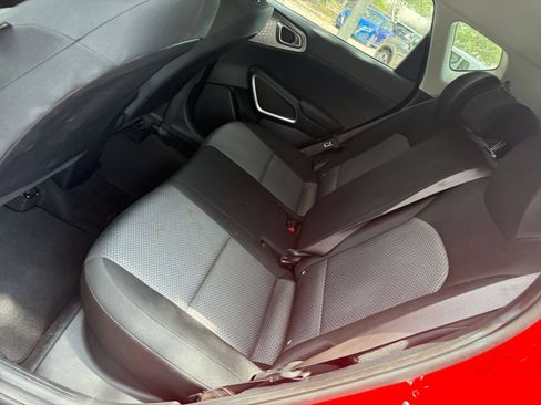Used 2025 Kia Soul LX w/ LX Technology Package FWD image 37