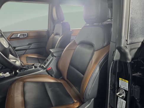 Used 2024 Ford Bronco Outer Banks image 10