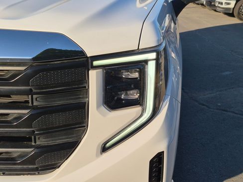 Used 2022 GMC Sierra 1500 Pro w/ Pro Value Package AWD/4WD image 13