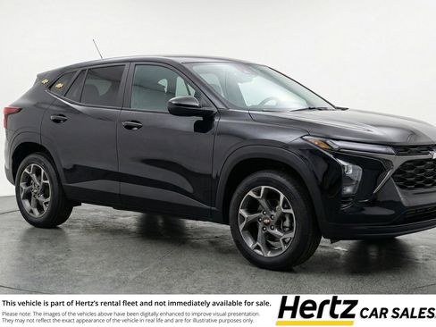 Used 2025 Chevrolet Trax LT w/ LT Convenience Package FWD image 1