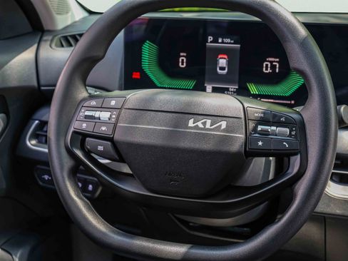 Certified 2025 Kia K4 FWD image 13