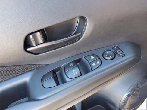 Certified 2025 Nissan Kicks Play S image 20