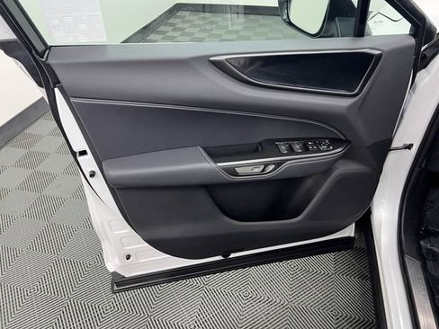 Used 2025 Lexus NX 250 FWD image 9