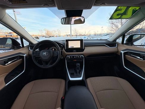 Used 2025 Toyota RAV4 XLE image 12