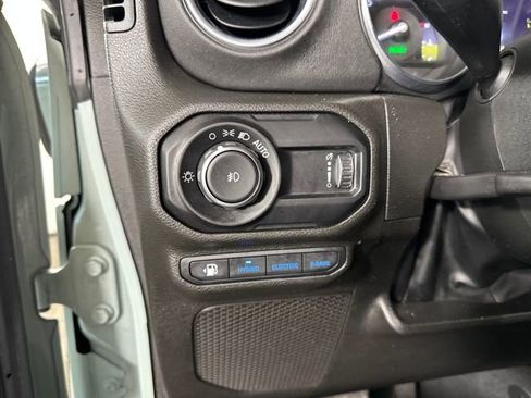 Used 2023 Jeep Wrangler Unlimited Sahara w/ Cold Weather Group image 19