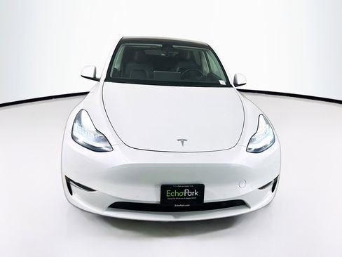 Used 2021 Tesla Model Y Long Range image 2