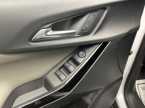 Certified 2025 Chevrolet Equinox LT w/ Convenience Package II FWD image 10