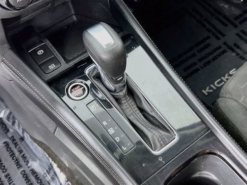 Used 2022 Nissan Kicks SV FWD image 16