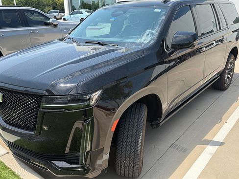 Certified 2023 Cadillac Escalade ESV Sport Platinum AWD/4WD image 19