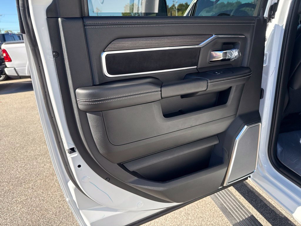 New 2027 RAM 2500 Laramie w/ Night Edition AWD/4WD image 23