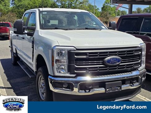 New 2025 Ford F250 XL w/ FX4 Off-Road Package AWD/4WD image 2