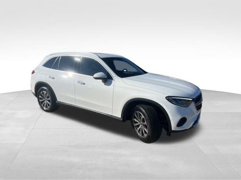 Used 2025 Mercedes-Benz GLC 300 4MATIC image 1