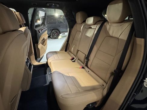 Used 2023 Porsche Cayenne image 26