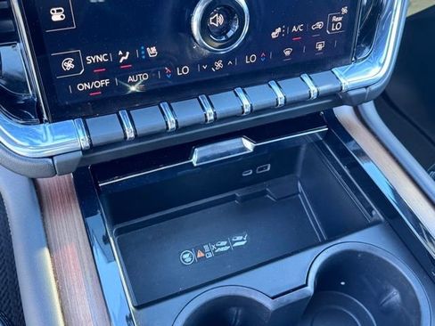 Used 2025 GMC Yukon Denali AWD/4WD image 30