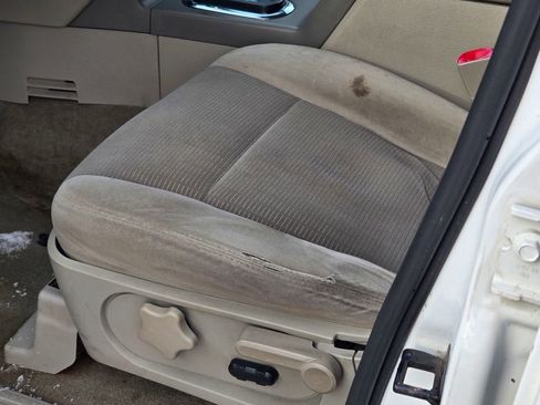 Used 2006 Ford Explorer XLT image 24