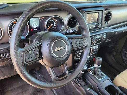 Used 2021 Jeep Wrangler Sport AWD/4WD image 3
