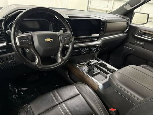 Used 2023 Chevrolet Silverado 1500 High Country w/ High Country Premium Package image 17