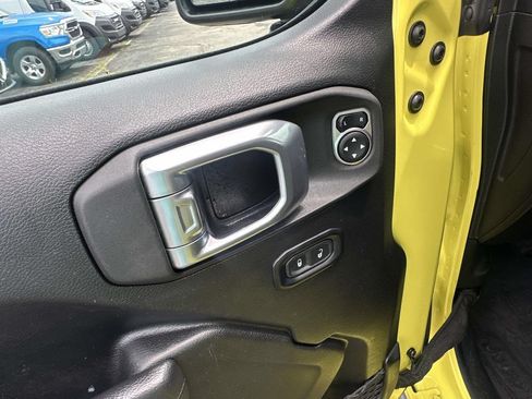 Used 2022 Jeep Wrangler Unlimited Sport AWD/4WD image 16