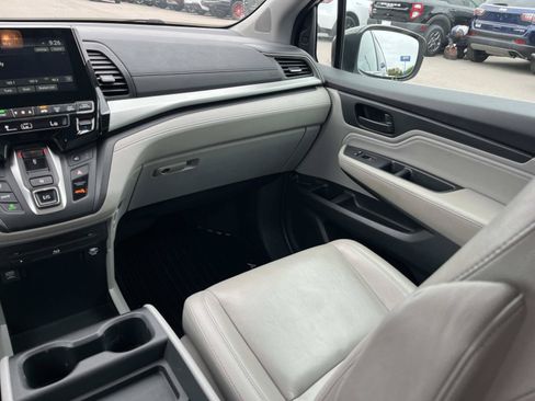 Used 2018 Honda Odyssey Touring image 16