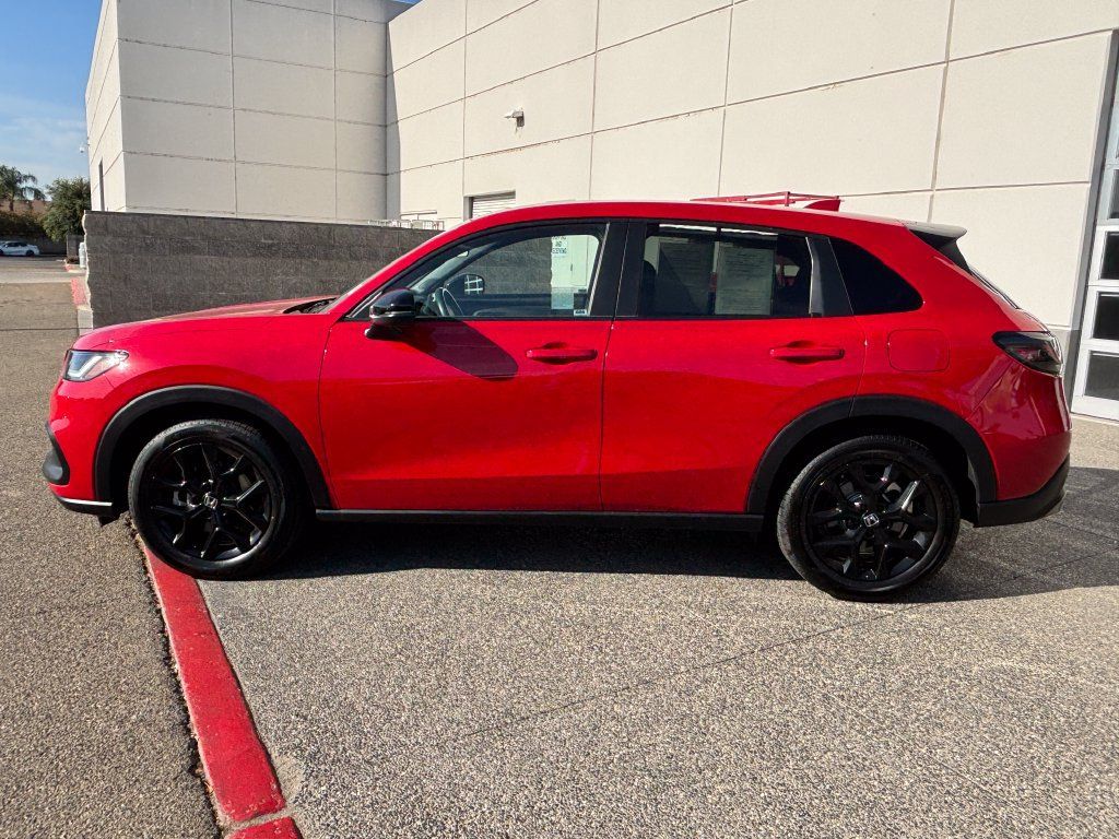 Used 2025 Honda HR-V Sport image 8
