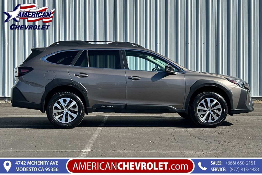 Used 2024 Subaru Outback Premium AWD/4WD image 3