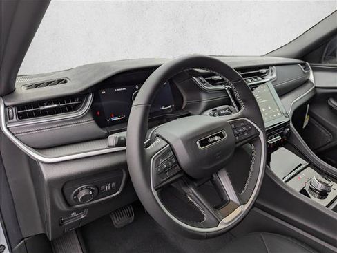 New 2025 Jeep Grand Cherokee Laredo X image 12