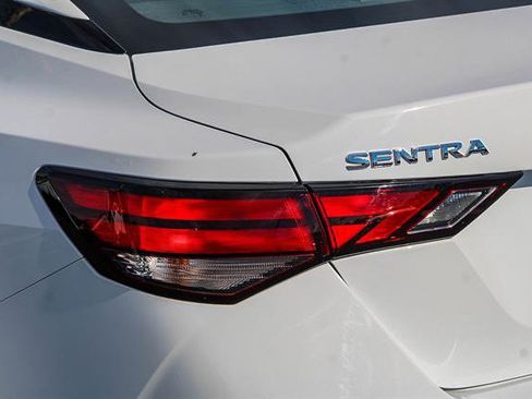 Used 2022 Nissan Sentra SV image 11