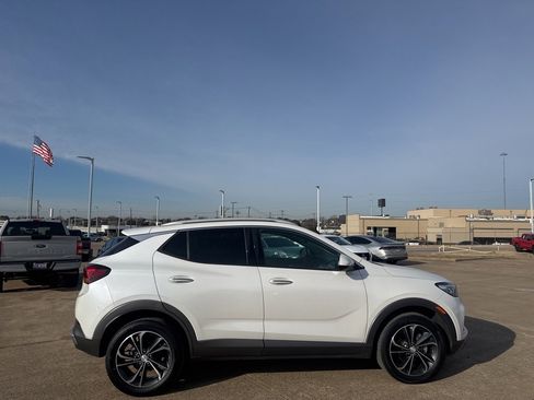Used 2021 Buick Encore GX Essence image 22
