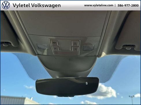 Certified 2023 Volkswagen Taos SE w/ Black Wheel Package image 30