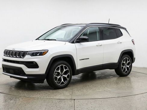 Used 2025 Jeep Compass Limited image 3