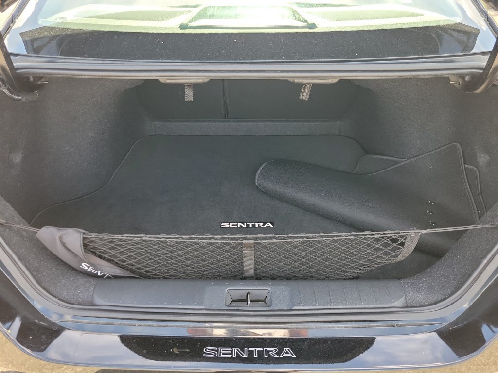 Used 2022 Nissan Sentra SV w/ Lighting Package FWD image 8