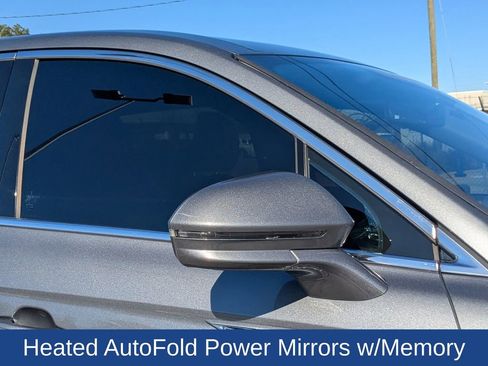 Used 2023 Lincoln Nautilus Reserve w/ Monochromatic Package image 12