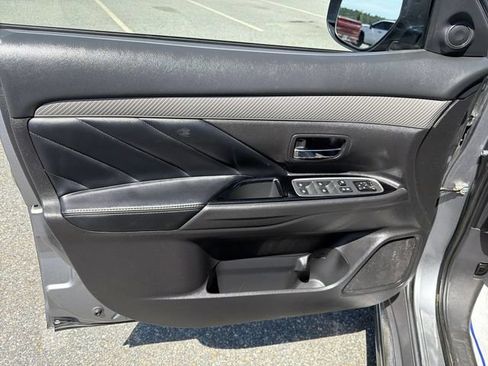 Used 2022 Mitsubishi Outlander SEL AWD/4WD image 23