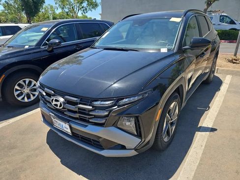 Used 2025 Hyundai Tucson SEL FWD image 1