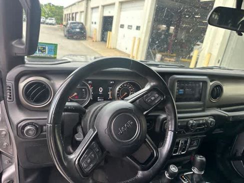Used 2018 Jeep Wrangler Unlimited Sport S AWD/4WD image 5