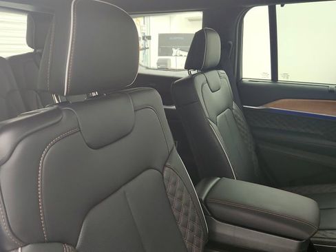 Used 2025 Jeep Grand Cherokee L Summit AWD/4WD image 26