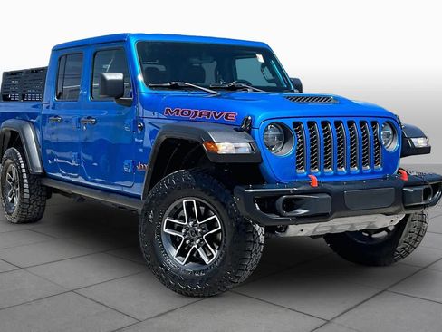 Used 2023 Jeep Gladiator Mojave w/ Cold Weather Group AWD/4WD image 3