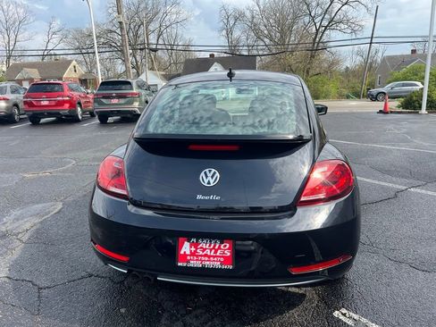 Used 2019 Volkswagen Beetle 2.0T SE image 7