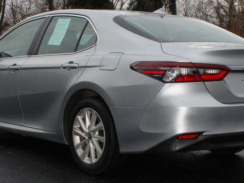 Used 2024 Toyota Camry LE image 8