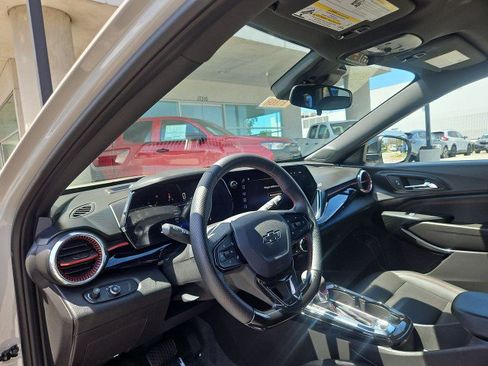 Used 2026 Chevrolet Trax RS FWD image 10