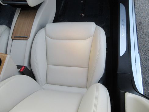 Used 2020 Tesla Model S Long Range Plus image 26