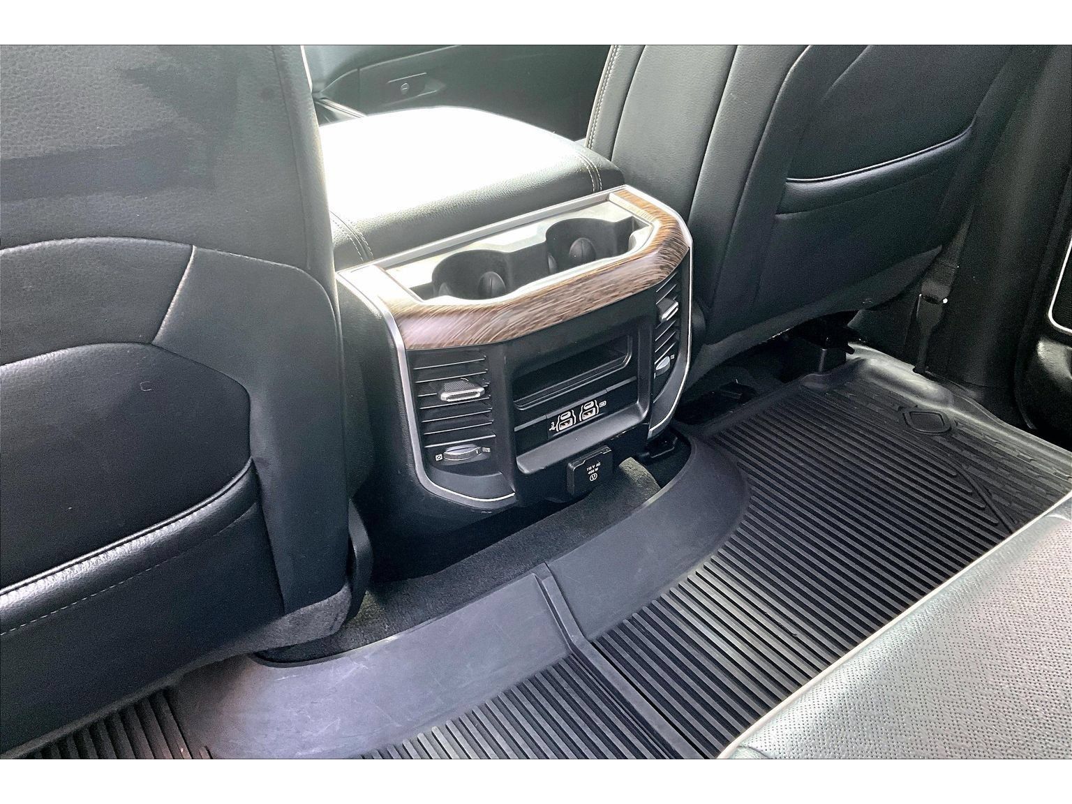 Used 2020 RAM 1500 Laramie AWD/4WD image 33