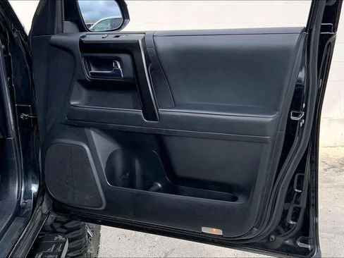 Used 2020 Toyota 4Runner TRD Off-Road AWD/4WD image 28