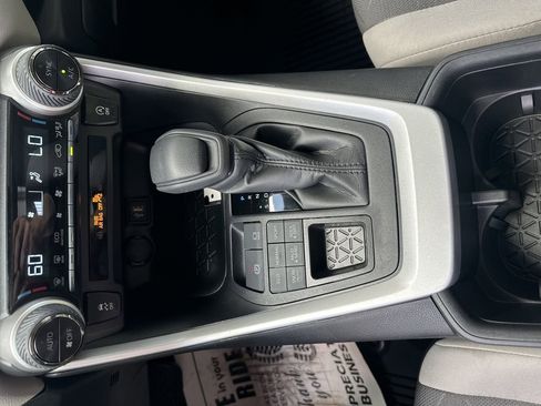 Certified 2025 Toyota RAV4 XLE AWD/4WD image 30